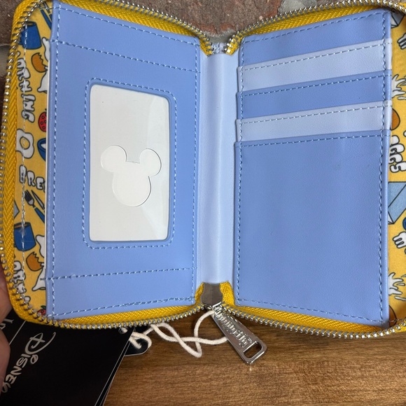 Disney Loungefly Mickey Mouse Waffle Scented Wallet - Picture 5 of 5